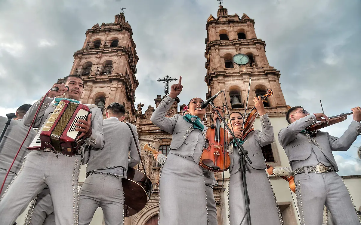 Vibra Durango al son del mariachi